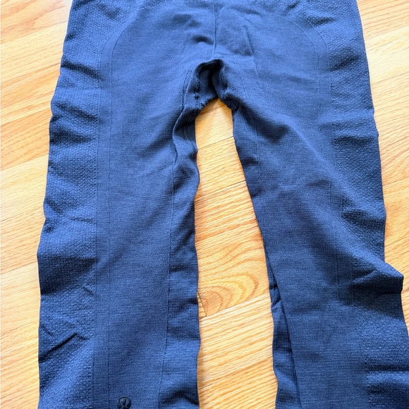 LULULEMON Full Length Navy Blue Leggings - Picture 3 of 3